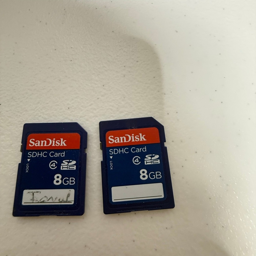 SanDisk 8GB SDHC Card Class 4 Blue Memory Card Lot of 2 SDSDB-008G-B35